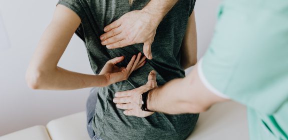 What Exactly Does a Chiropractor Do? (Explained simply by a Chiropractor!)